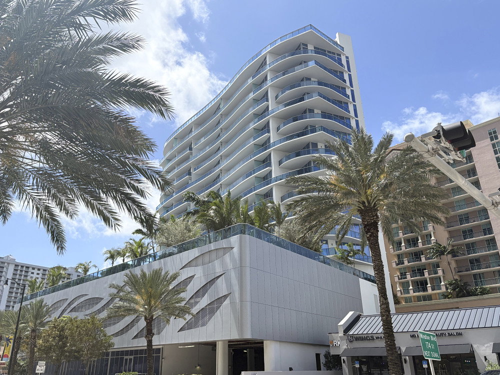 Aurora Sunny Isles